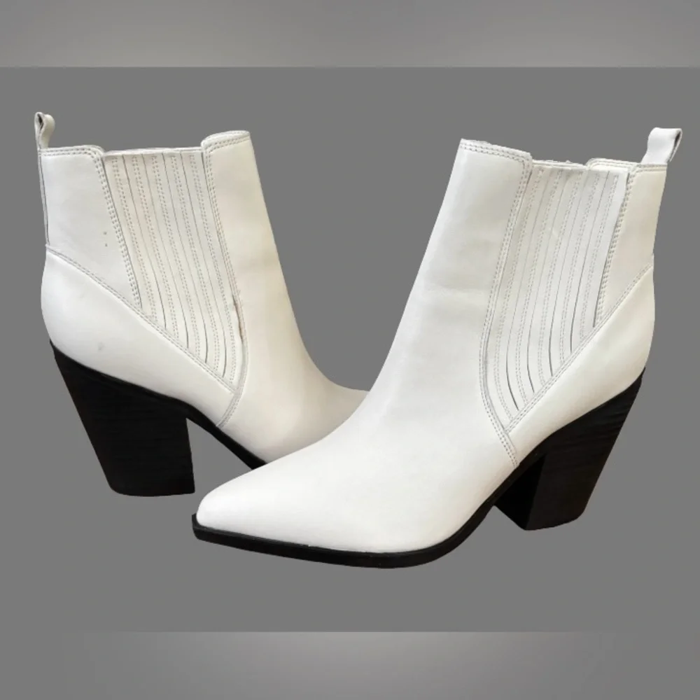 Marc Fisher Carves 100% wht lthr 3.5” cuban stckd heel ankl boots SZ 10 coastal